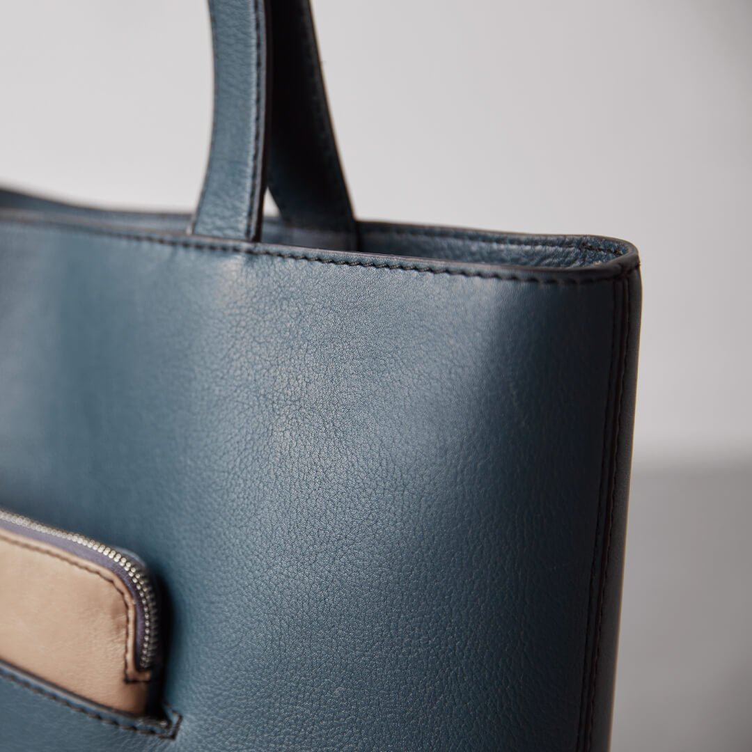 Linear Tote M - Image 20