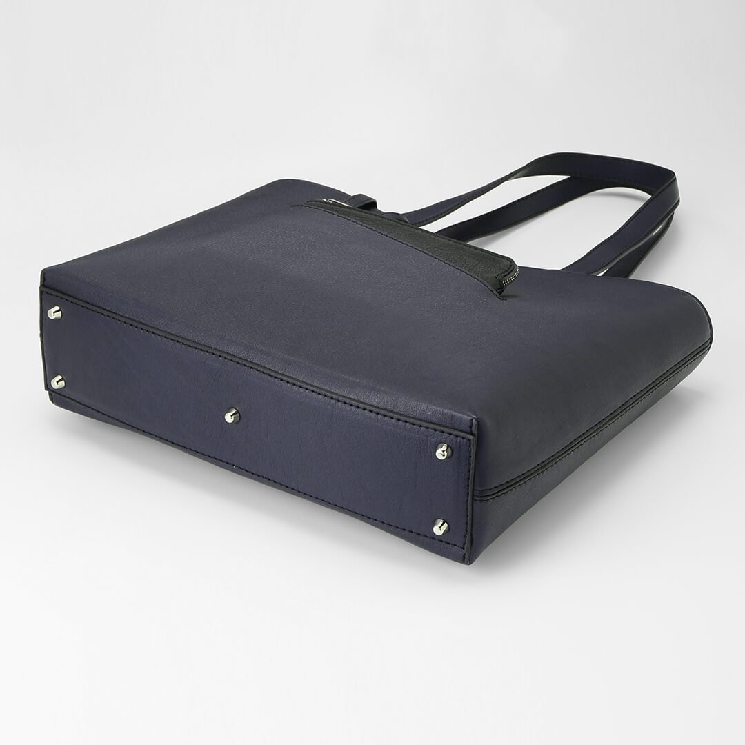 Linear Tote M - Image 19