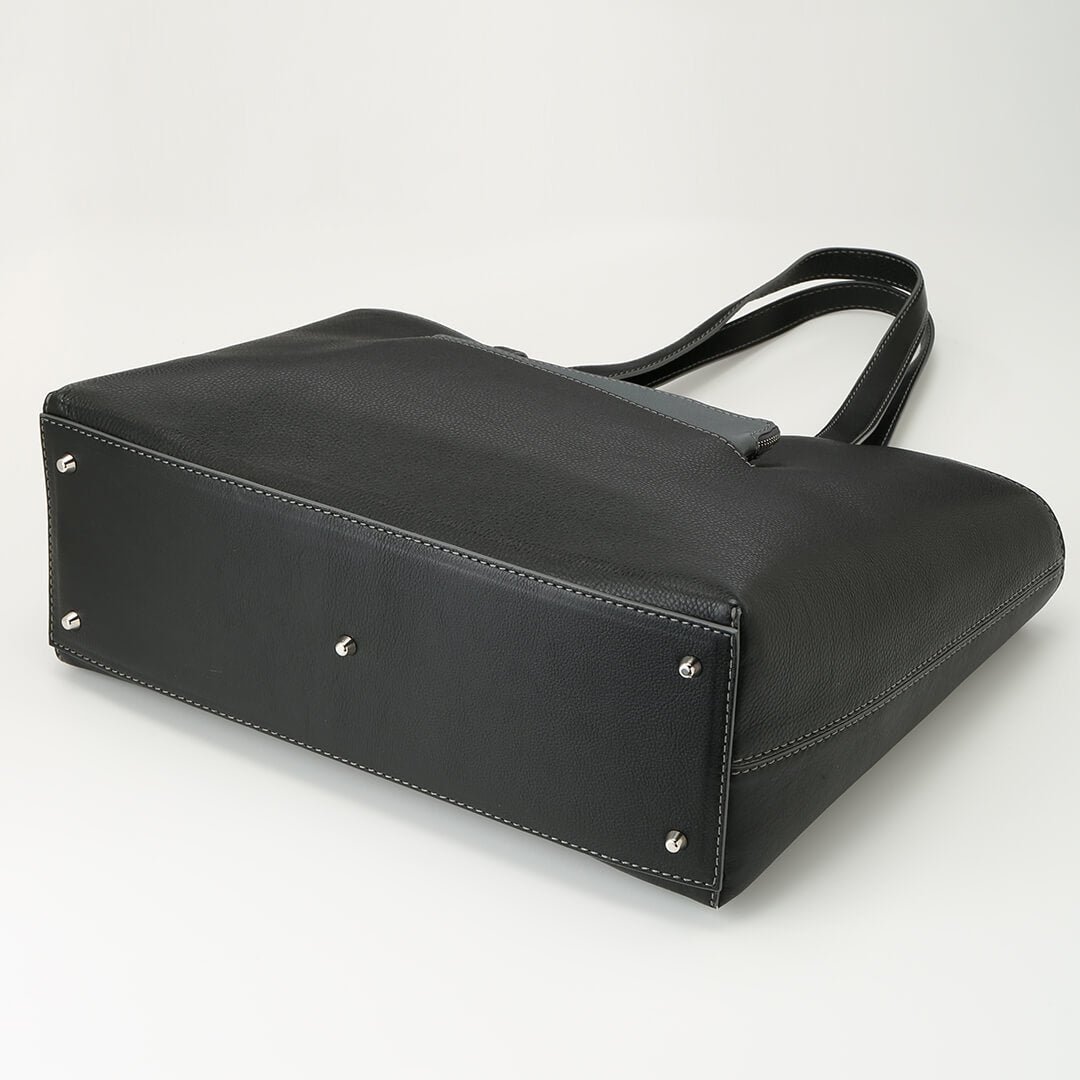 Linear Tote L - Image 19